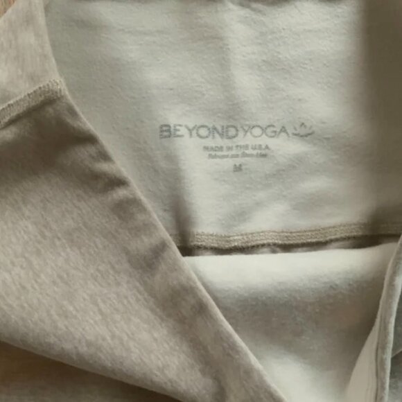 BEYOND YOGA sand legging/worn once/M/like new condition - Picture 6 of 6